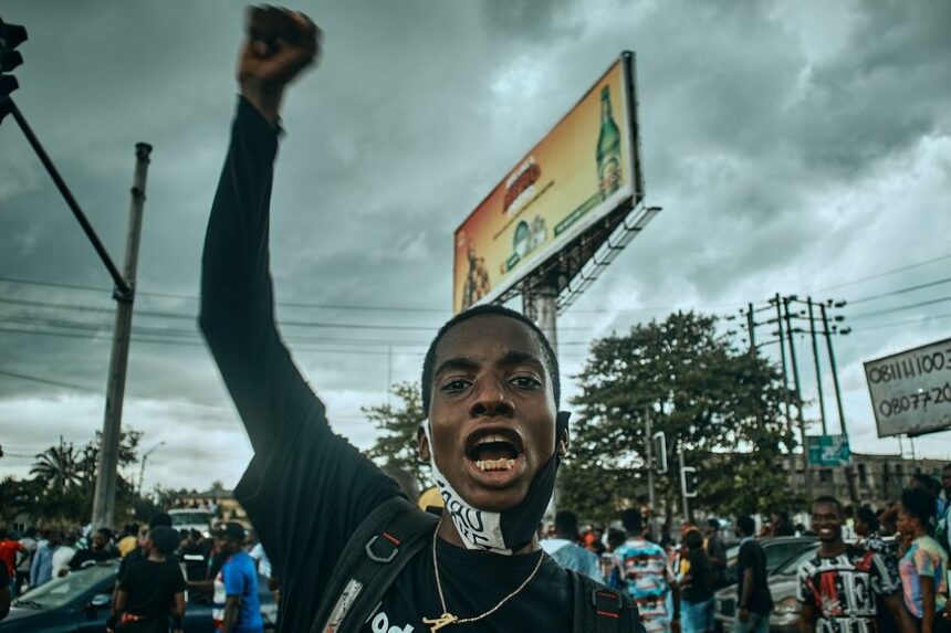 Protest in Nigeria klein (c) Emmanuel Ikwuegbu auf Pexels