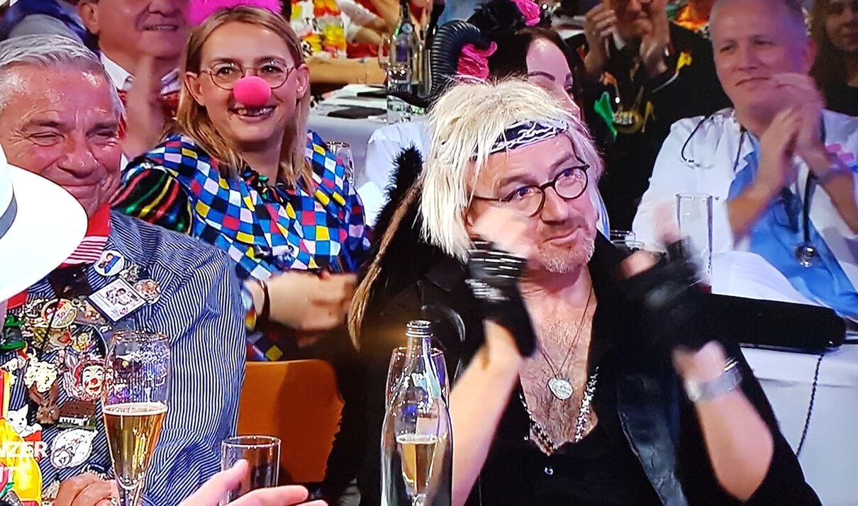 Bild Uli Burchardt Mit Brusthaartoupet Kompr