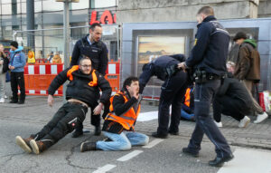 Klimaaktion Letzte Generation 14.2.2023 Lago Konstanz ©Pit Wuhrer