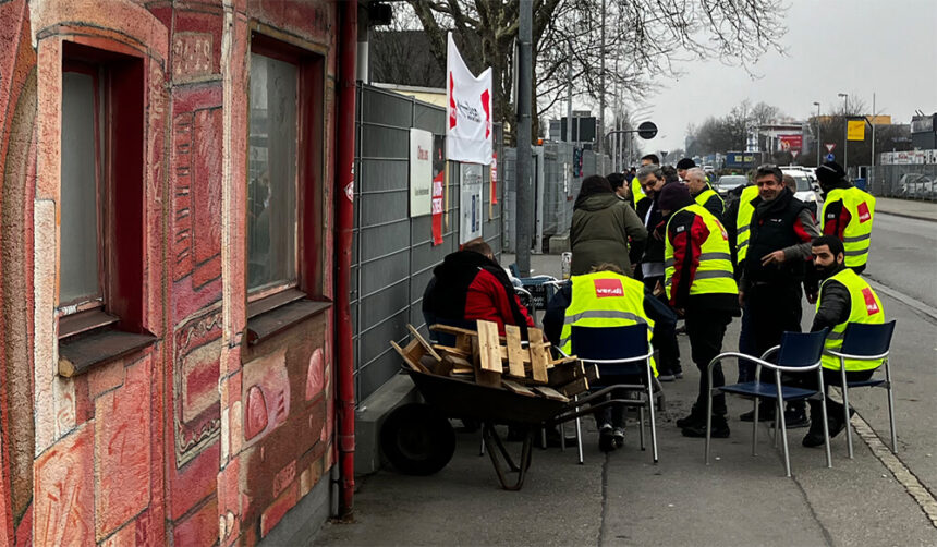 Streikposten Busfahrer Stadtwerke 24 02 29 © Pit Wuhrer